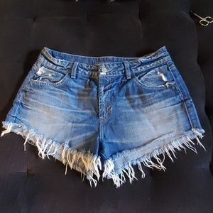 GUESS Distressed Fray Jean Shorts Med Wash Sz. 31